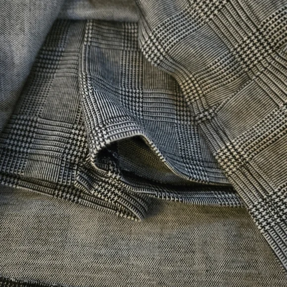 Plaid Gray Skirt girls - Picture 3 of 5